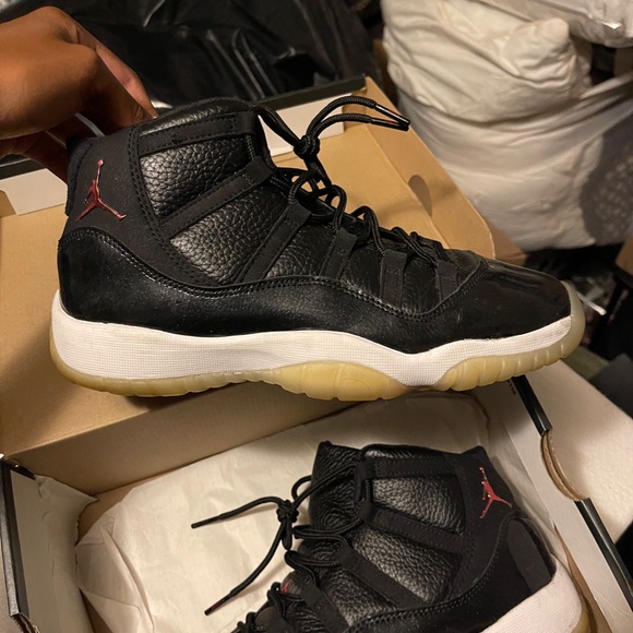 AIR JORDAN 11 RETRO 72-10 - Picture 3 of 6